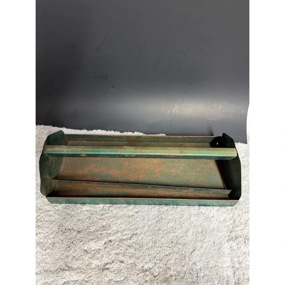 Unbranded vintage metal